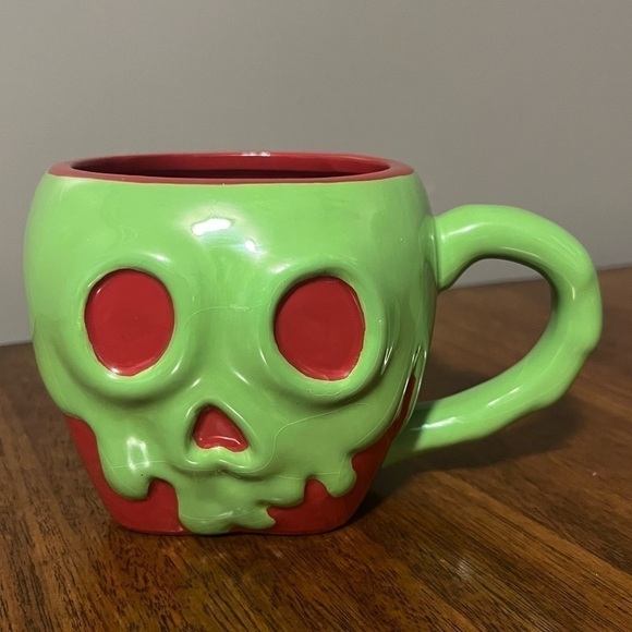 Disney Snow White Poison Apple Sculpted Ceramic Mug. Red and green - Picture 1 of 8